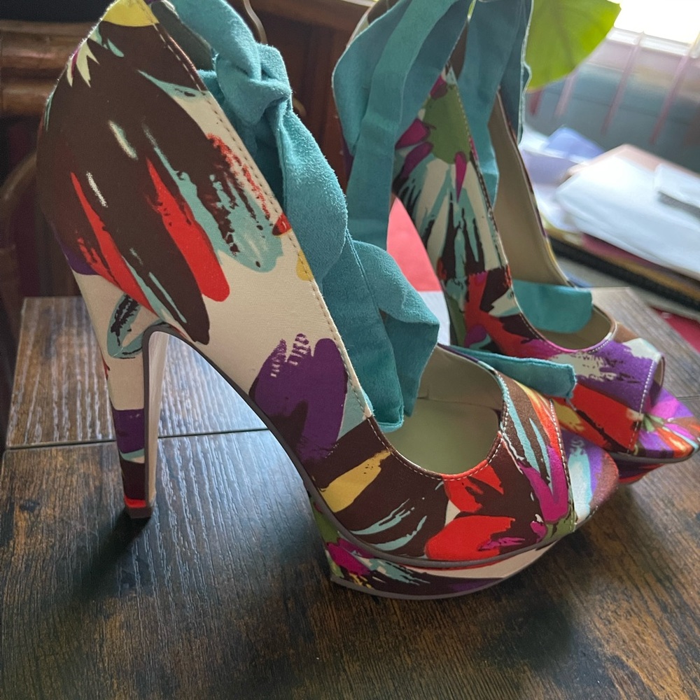 Colorful Peep-Toe Heels with Blue Accents
